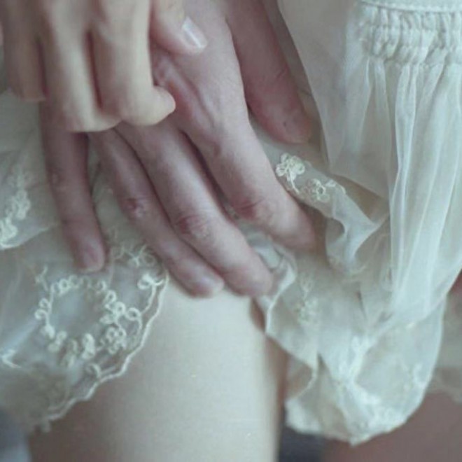 题图 /  Laura Makabresku