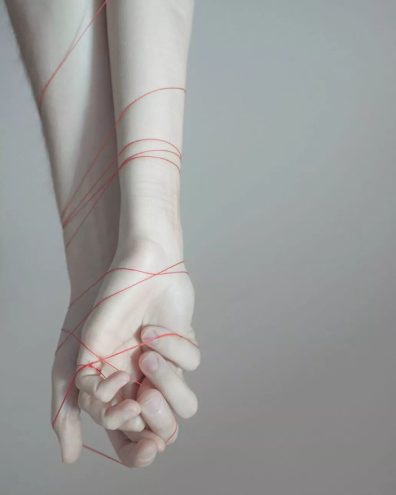 06 29当你爱上了这世上最容易悲伤的女孩 | laura makabresku