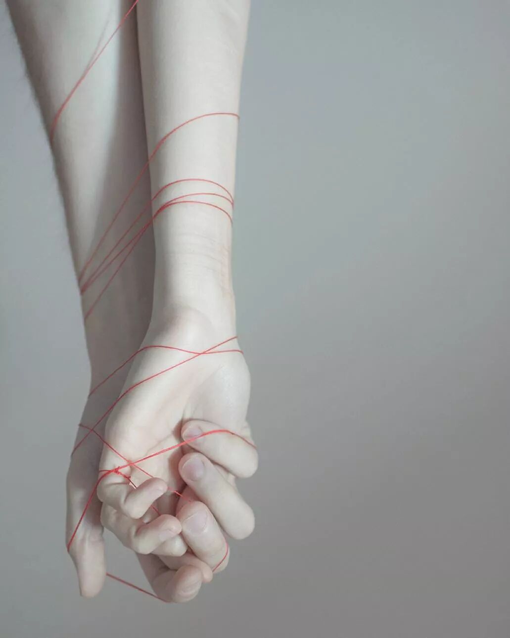 当你爱上了这世上最容易悲伤的女孩 | Laura Makabresku